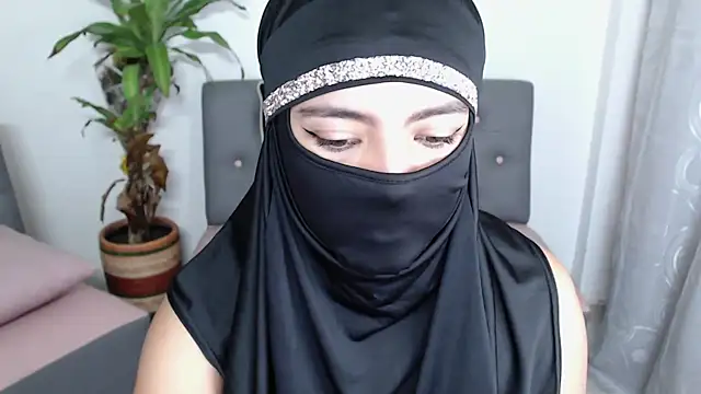 Snapshot of jade_nassar chatting on 6, 10, 2025 jade nassar online show from 6, 10, 2025
