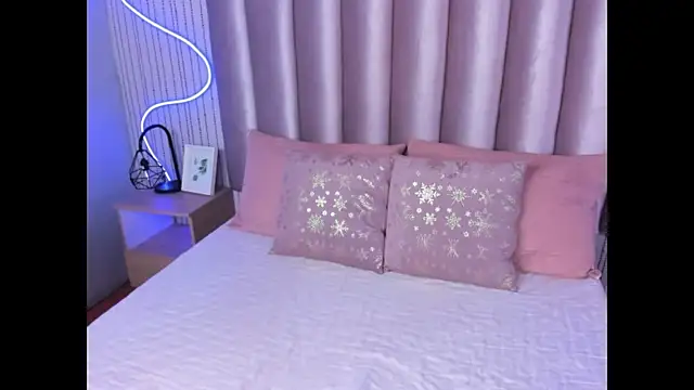 SamanthaPeachss online show from 5, 11, 2025