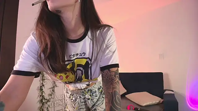 mishelkrave  online show from 20, 4, 2026