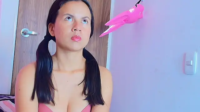 Snapshot of mady_gh chatting on 20, 10, 2025 mady gh online show from 20, 10, 2025