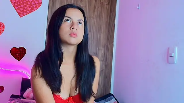 Snapshot of mady_gh chatting on 28, 10, 2025 mady gh online show from 28, 10, 2025