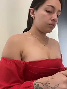 Alyha Cortes online show from 28, 10, 2025