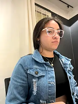 Alyha Cortes online show from 21, 11, 2025