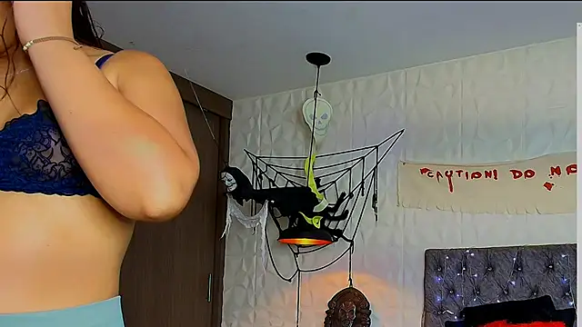 Snapshot of karol_dl chatting on 23, 10, 2025 karol dl online show from 23, 10, 2025