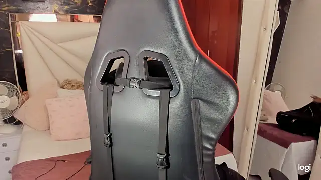 Snapshot of sara_slut21 chatting on 18, 12, 2024 sara slut21 online show from 18, 12, 2024