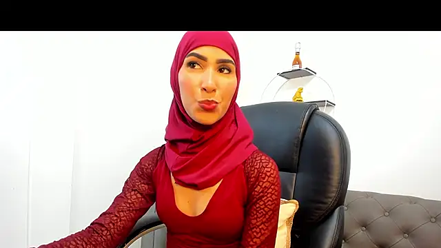 Snapshot of nefer_ahsgarr chatting on 23, 10, 2025 nefer ahsgarr online show from 23, 10, 2025