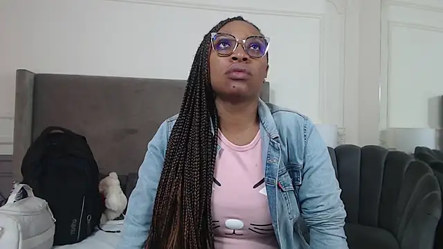 Snapshot of NatashaSilver chatting on 23, 10, 2025 NatashaSilver online show from 23, 10, 2025