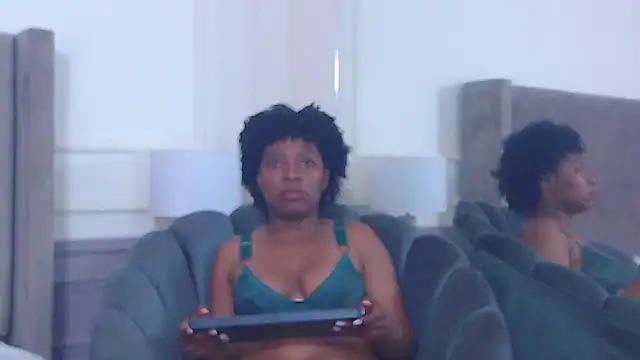 Snapshot of NatashaSilver chatting on 7, 11, 2025 NatashaSilver online show from 7, 11, 2025