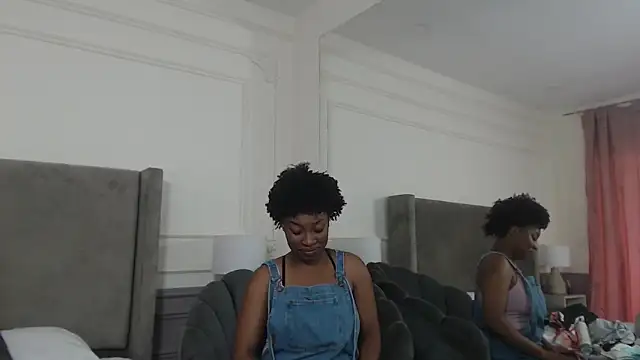 Snapshot of NatashaSilver chatting on 8, 11, 2025 NatashaSilver online show from 8, 11, 2025