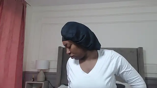 Snapshot of NatashaSilver chatting on 15, 11, 2025 NatashaSilver online show from 15, 11, 2025