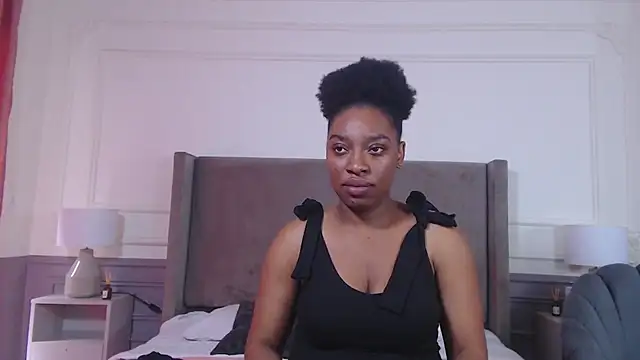 Snapshot of NatashaSilver chatting on 19, 11, 2025 NatashaSilver online show from 19, 11, 2025