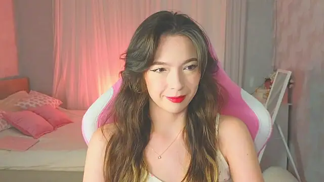 Snapshot of yuna_sunshy chatting on 22, 10, 2025 yuna sunshy online show from 22, 10, 2025
