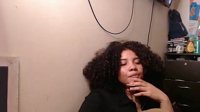 Snapshot of madelene chatting on 4, 12, 2024 madelene online show from 4, 12, 2024