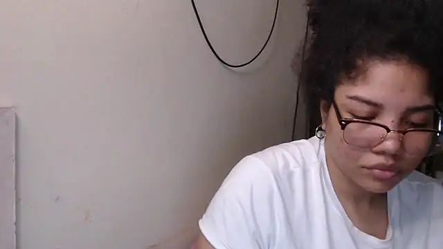 Snapshot of madelene chatting on 24, 12, 2024 madelene online show from 24, 12, 2024