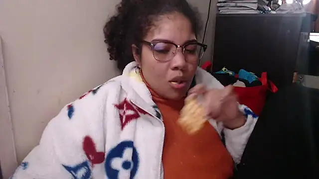 Snapshot of madelene chatting on 16, 2, 2025 madelene online show from 16, 2, 2025