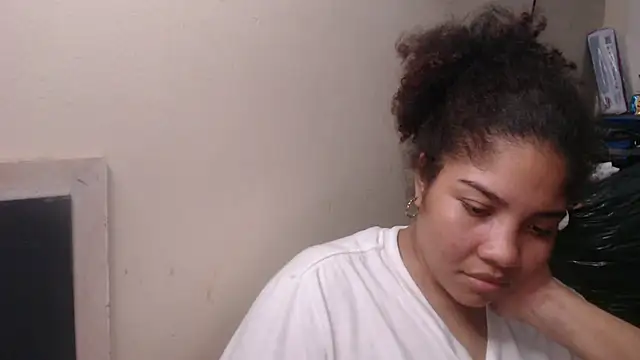 Snapshot of madelene chatting on 6, 3, 2025 madelene online show from 6, 3, 2025