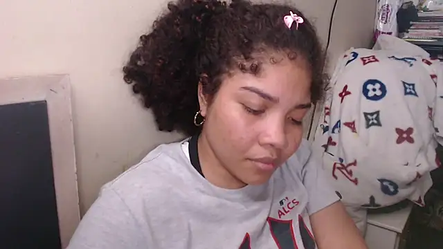 Snapshot of madelene chatting on 15, 3, 2025 madelene online show from 15, 3, 2025