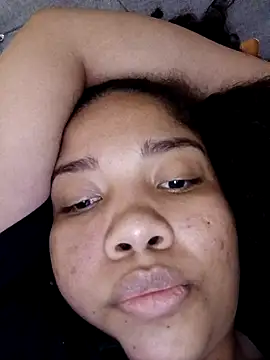 Snapshot of madelene chatting on 8, 10, 2025 madelene online show from 8, 10, 2025