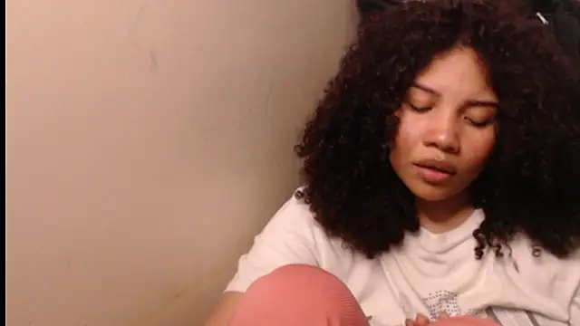 Snapshot of madelene chatting on 14, 12, 2025 madelene online show from 14, 12, 2025