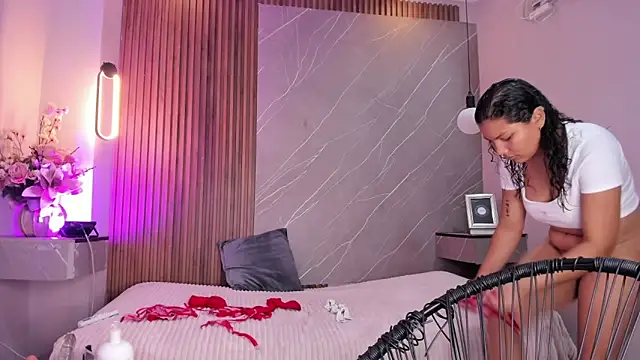 Snapshot of emma__rose1 chatting on 3, 11, 2025 emma rose1 online show from 3, 11, 2025