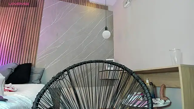 Snapshot of emma__rose1 chatting on 6, 11, 2025 emma rose1 online show from 6, 11, 2025