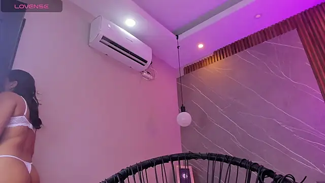 Snapshot of emma__rose1 chatting on 28, 11, 2025 emma rose1 online show from 28, 11, 2025