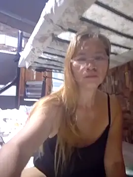 SexyHottMom online show from 5, 10, 2025