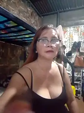 Snapshot of SexyHottMom chatting on 18, 4, 2026 SexyHottMom online show from 18, 4, 2026
