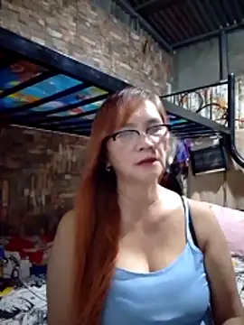 Snapshot of SexyHottMom chatting on 25, 4, 2026 SexyHottMom online show from 25, 4, 2026