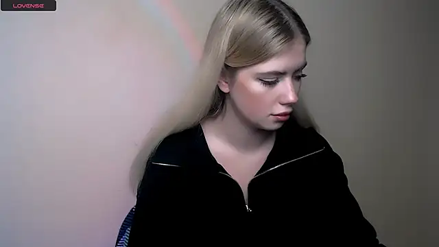 Snapshot of AliceHotty_ chatting on 2, 12, 2025 AliceHotty online show from 2, 12, 2025