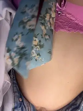 Snapshot of MiaRousexxx_ chatting on 4, 12, 2025 MiaRousexxx online show from 4, 12, 2025