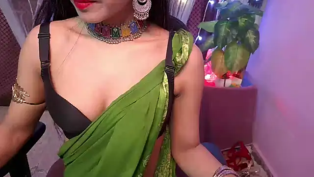 Snapshot of heyy_kiran chatting on 12, 11, 2025 heyy kiran online show from 12, 11, 2025