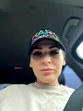 iSelena online show from 28, 10, 2025