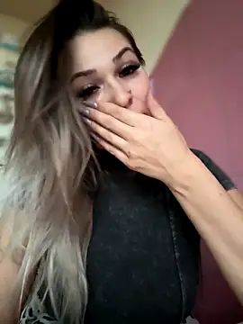 iSelena online show from 6, 11, 2025