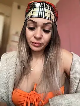 iSelena online show from 26, 11, 2025