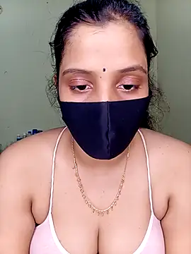 Rose-luckey online show from 15, 11, 2025