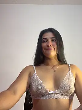 Snapshot of alice_shyness chatting on 18, 11, 2025 alice shyness online show from 18, 11, 2025