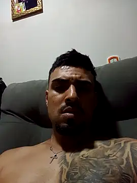 Snapshot of nnyzinho17 chatting on 17, 12, 2025 nnyzinho17 online show from 17, 12, 2025