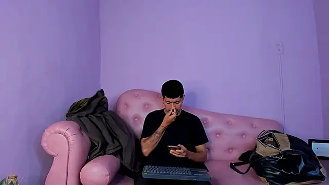 Snapshot of AxelAndJeremy chatting on 14, 9, 2025 AxelAndJeremy online show from 14, 9, 2025