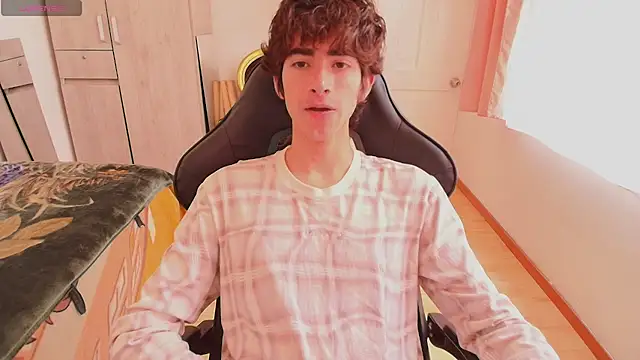 Nude Boy18 online show from 11, 9, 2025