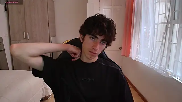 Nude Boy18 online show from 19, 9, 2025