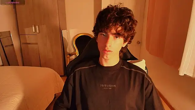 Nude Boy18 online show from 20, 9, 2025