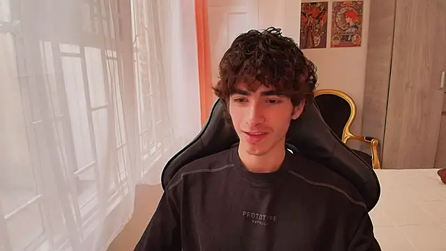 Nude Boy18 online show from 16, 10, 2025