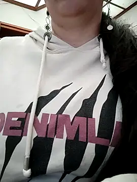 Aisha manzur online show from 5, 12, 2025