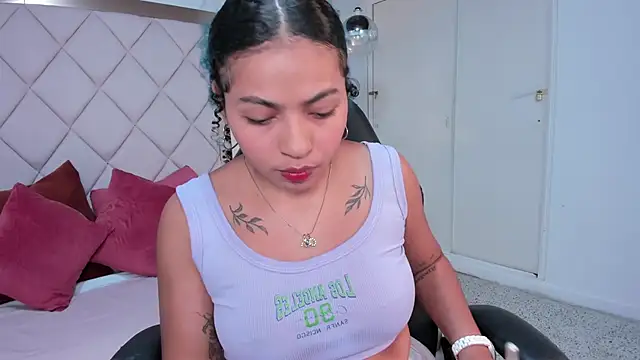 momo ayasse online show from 2, 12, 2025