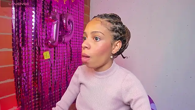 Snapshot of yumi_hanna chatting on 10, 9, 2025 yumi hanna online show from 10, 9, 2025