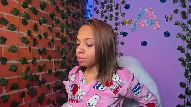 Snapshot of yumi_hanna chatting on 26, 10, 2025 yumi hanna online show from 26, 10, 2025