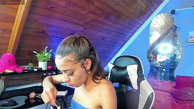 yumi hanna online show from 14, 12, 2025