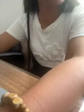 Snapshot of Pilipinalyn23 chatting on 29, 7, 2026 Pilipinalyn23 online show from 29, 7, 2026