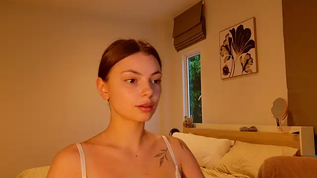 Snapshot of PhantomLace chatting on 27, 10, 2025 PhantomLace online show from 27, 10, 2025